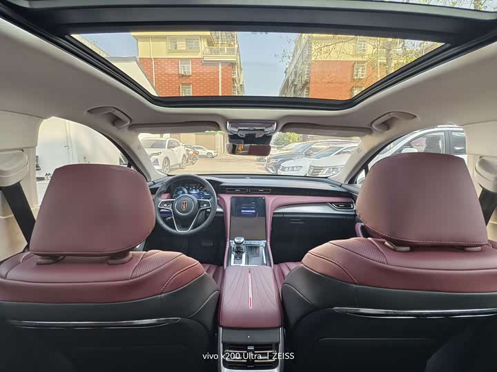 Фото 7 - Hongqi H5