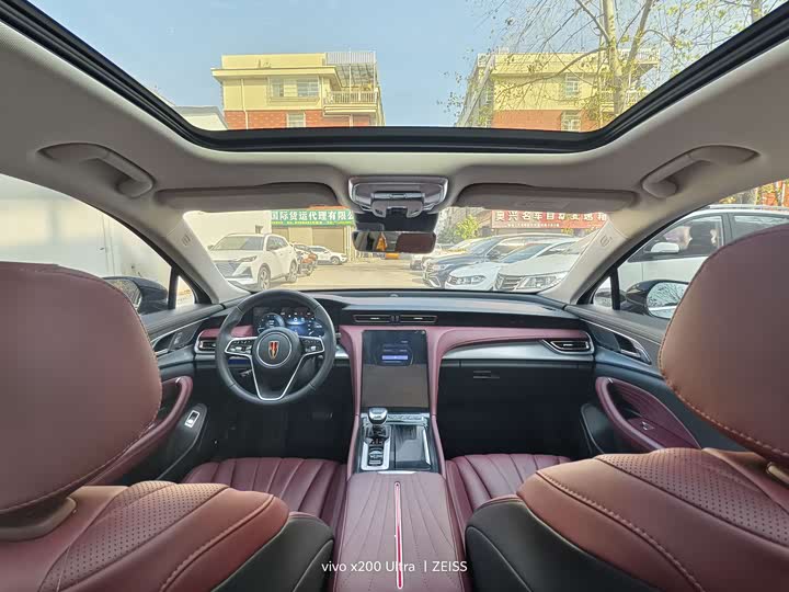 Фото 8 - Hongqi H5