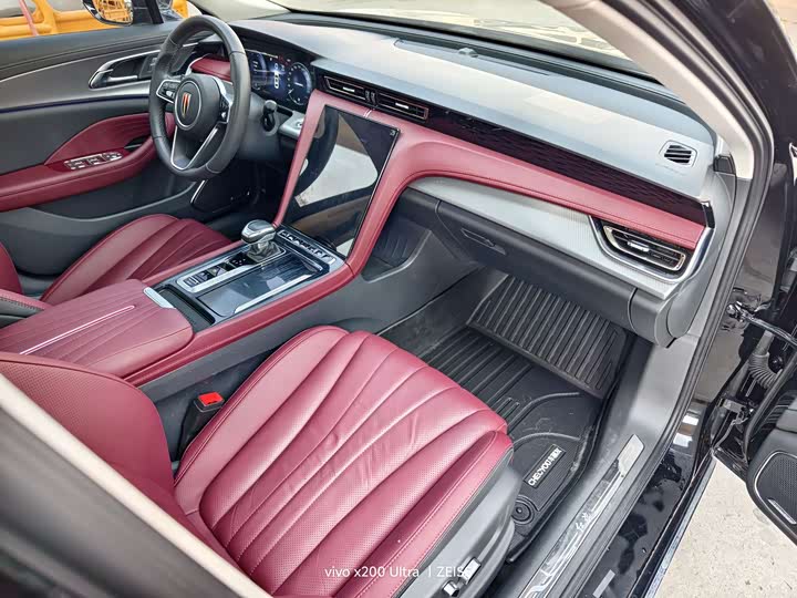 Фото 9 - Hongqi H5