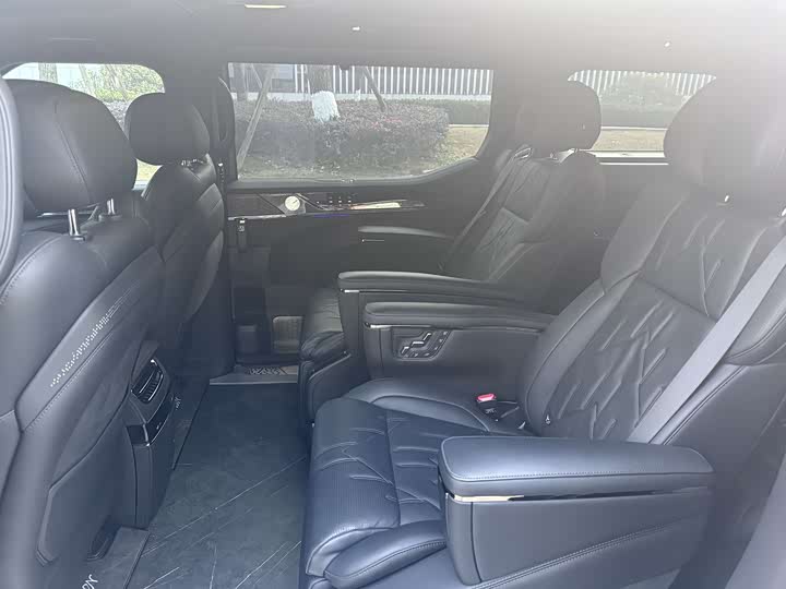 Фото 5 - Zeekr 009