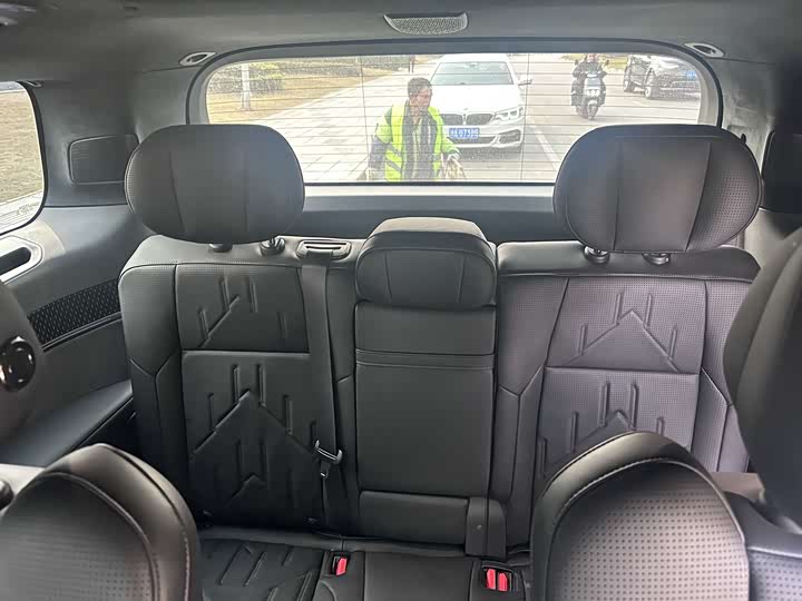 Фото 8 - Zeekr 009