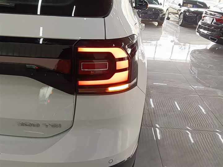 Фото 8 - Volkswagen Tacqua