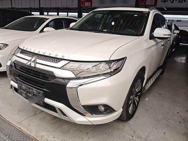 Фото 2 - Mitsubishi Outlander