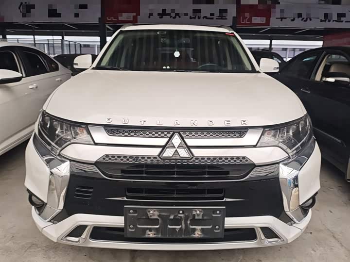 Фото 3 - Mitsubishi Outlander
