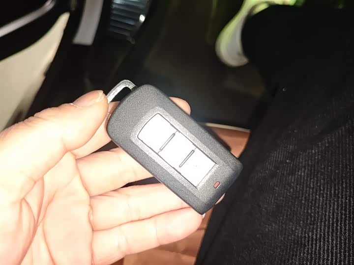 Фото 9 - Mitsubishi Outlander