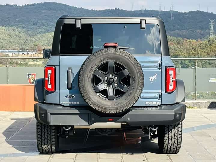 Фото 6 - Ford Bronco