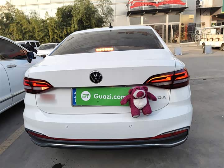 Фото 5 - Volkswagen Lavida