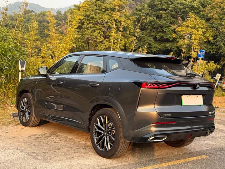 Фото 6 - Changan UNI-Z Hybrid