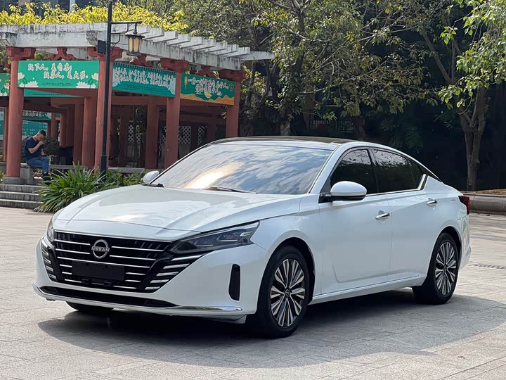 Фото 1 - Nissan Teana