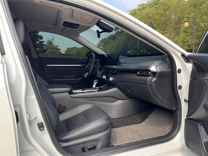 Фото 4 - Nissan Teana