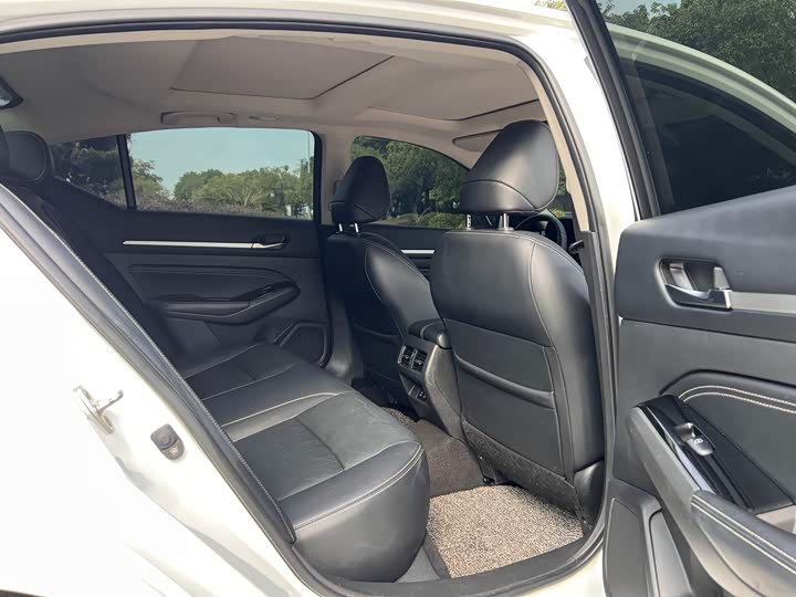 Фото 5 - Nissan Teana