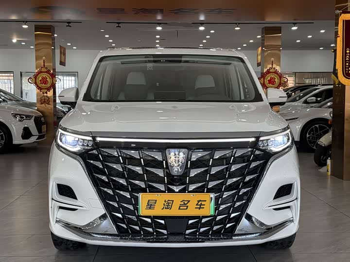 Фото 2 - Roewe iMax 8 EV