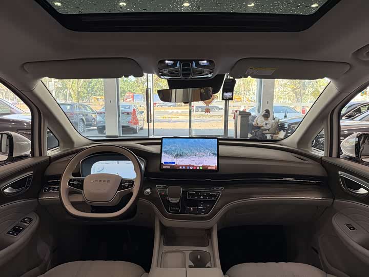 Фото 9 - Roewe iMax 8 EV