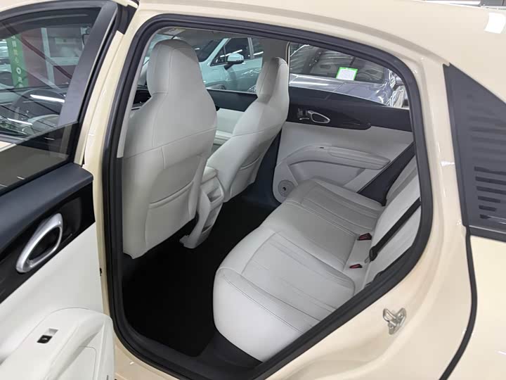 Фото 8 - Geely Galaxy Geome