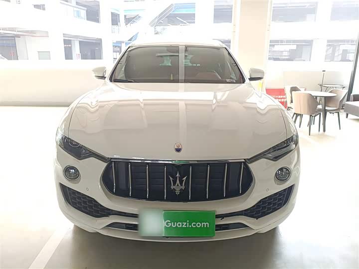 Фото 3 - Maserati Levante