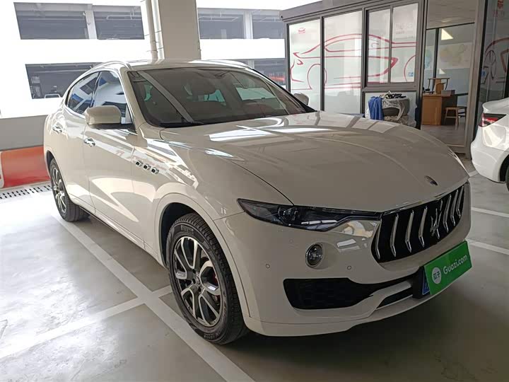 Фото 4 - Maserati Levante