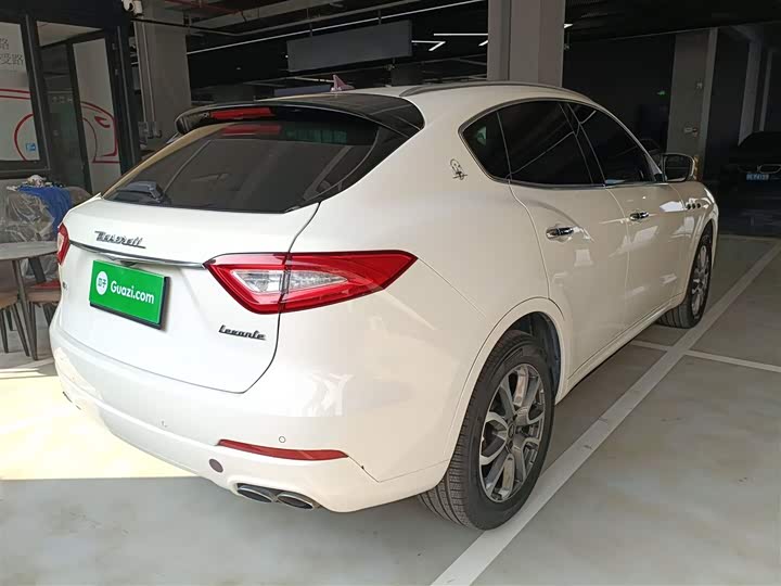 Фото 7 - Maserati Levante