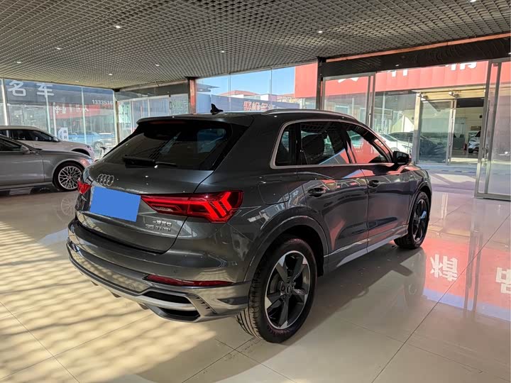 Фото 4 - Audi Q3