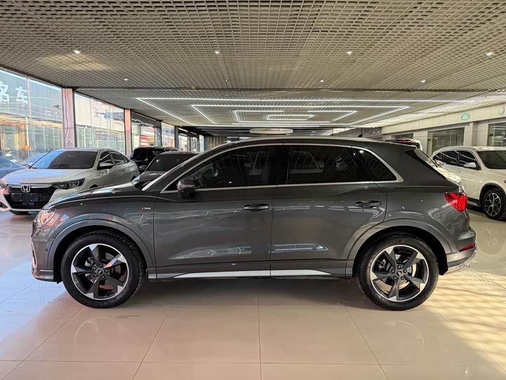 Фото 6 - Audi Q3