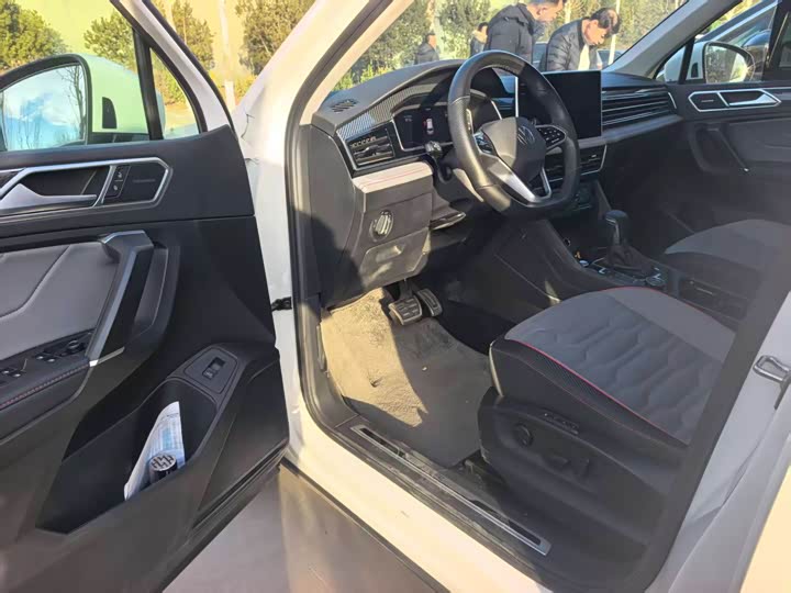 Фото 7 - Volkswagen Tiguan L Pro