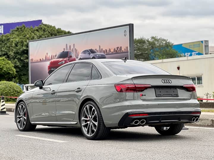 Фото 4 - Audi S4