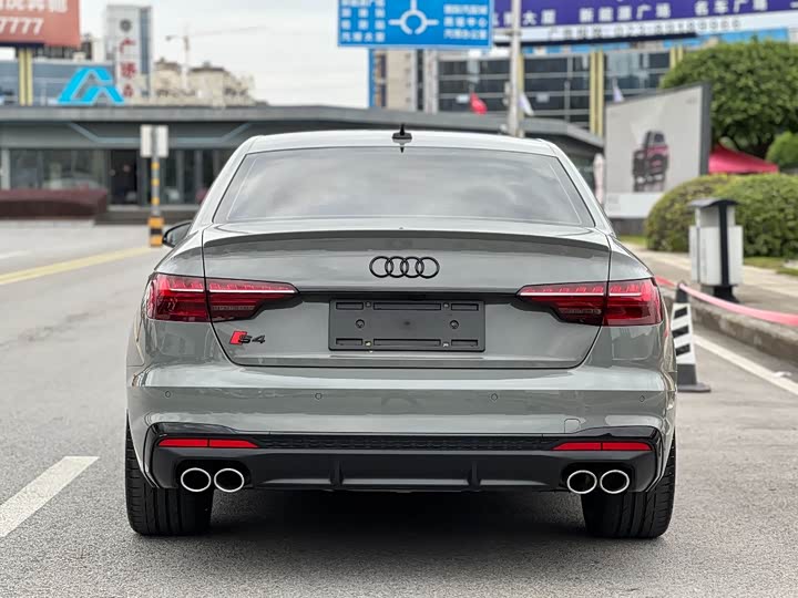 Фото 5 - Audi S4