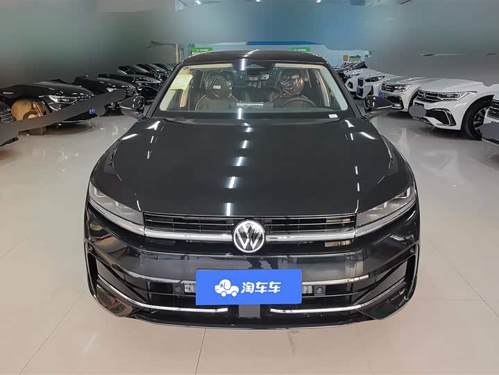 Фото 2 - Volkswagen Magotan