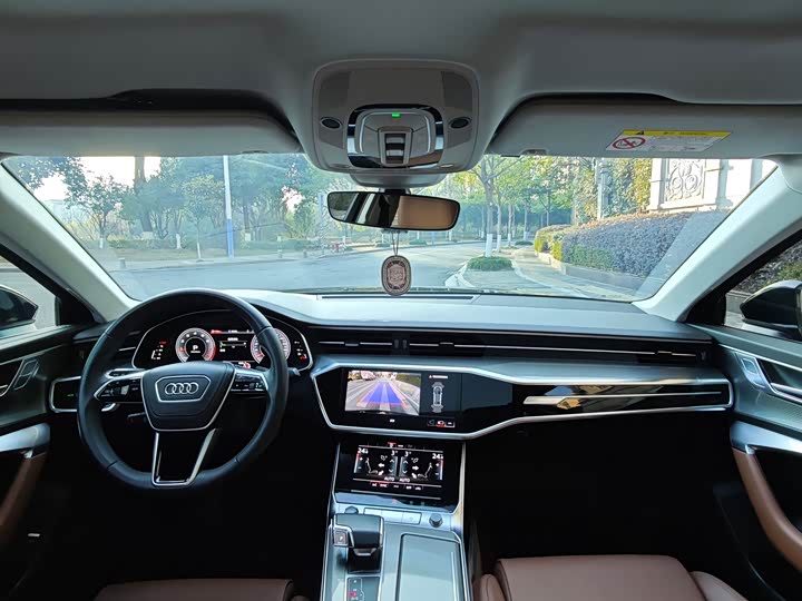 Фото 7 - Audi A6L