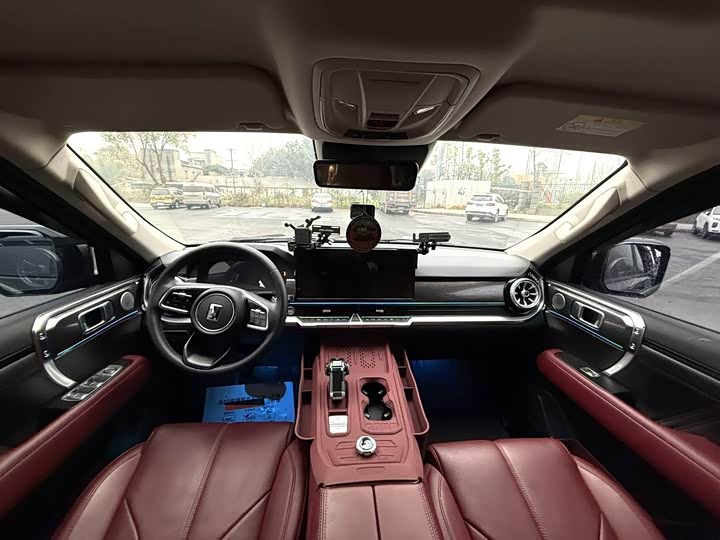 Фото 6 - Tank 400 Hybrid