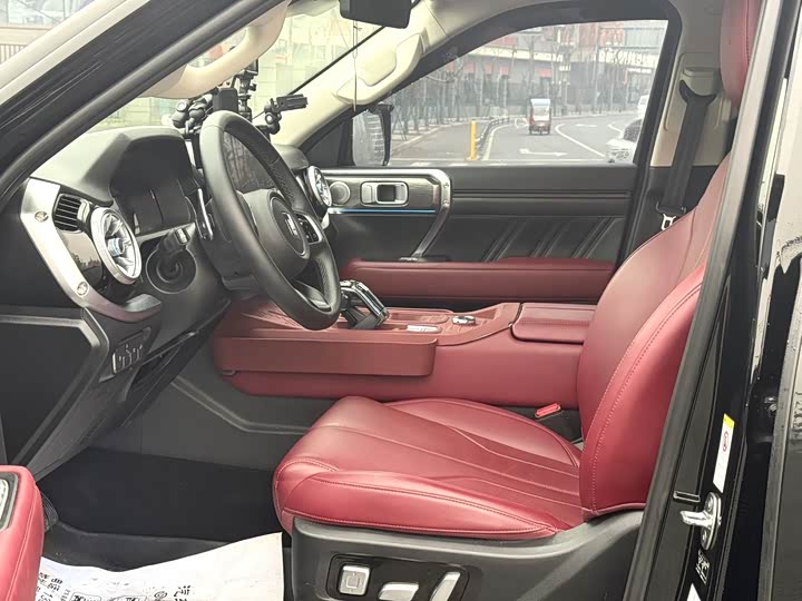 Фото 7 - Tank 400 Hybrid