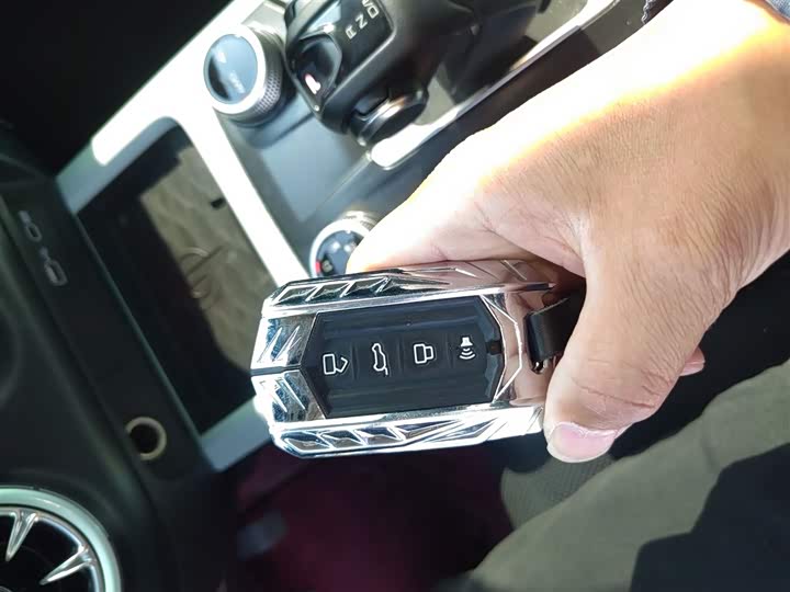 Фото 9 - Tank 300