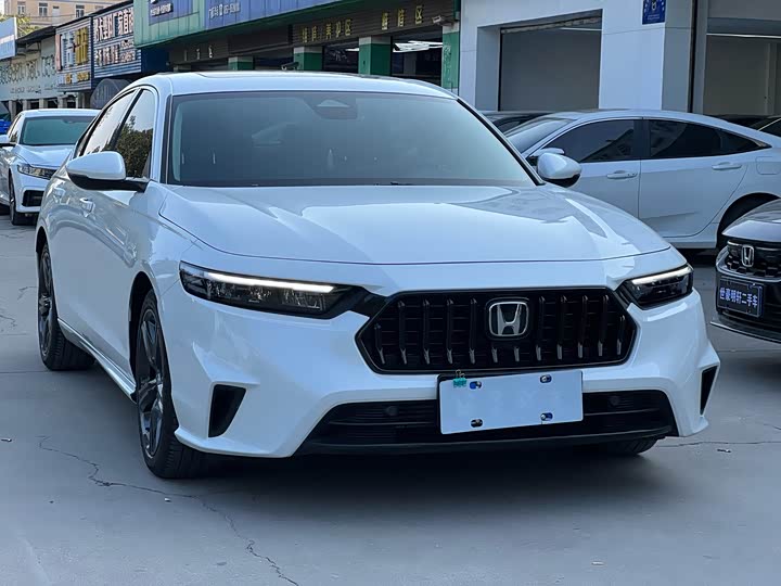 Фото 3 - Honda Inspire