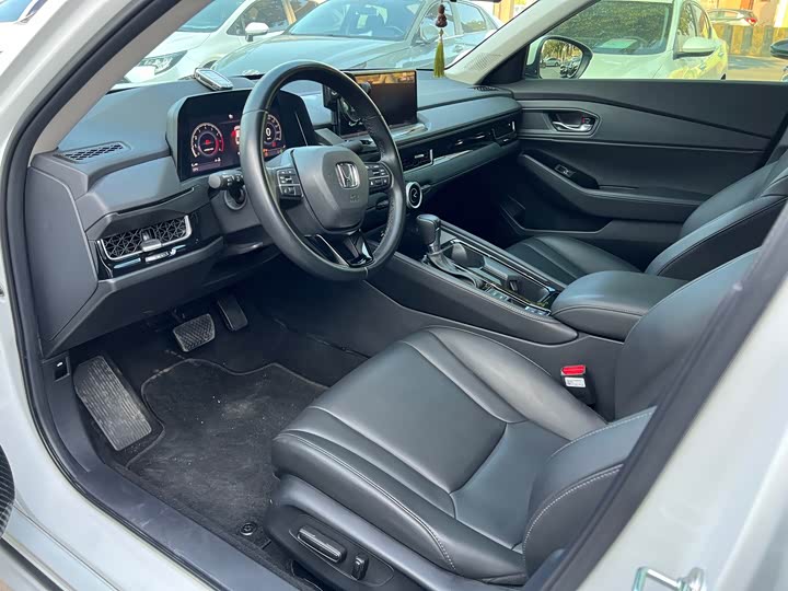 Фото 8 - Honda Inspire