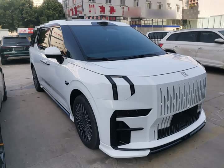 Фото 4 - Zeekr 009