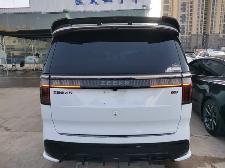 Фото 6 - Zeekr 009