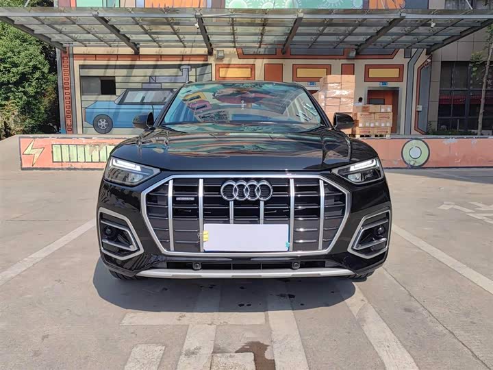 Фото 2 - Audi Q5L