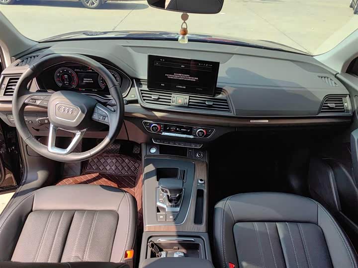 Фото 6 - Audi Q5L