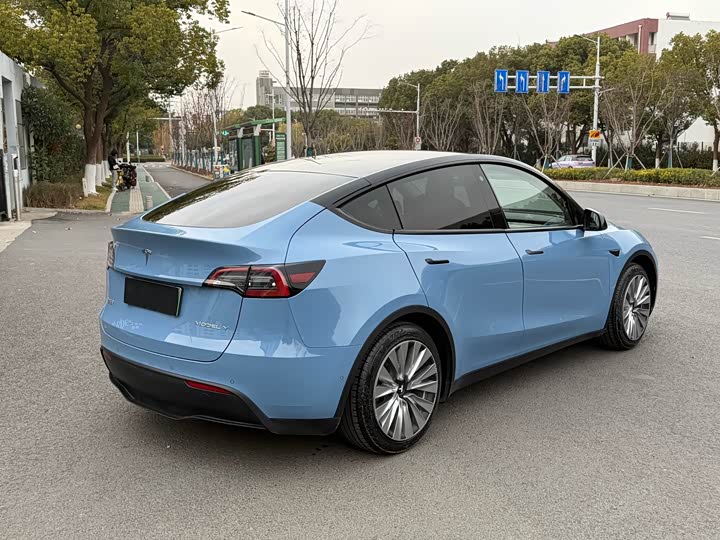 Фото 8 - Tesla Model Y