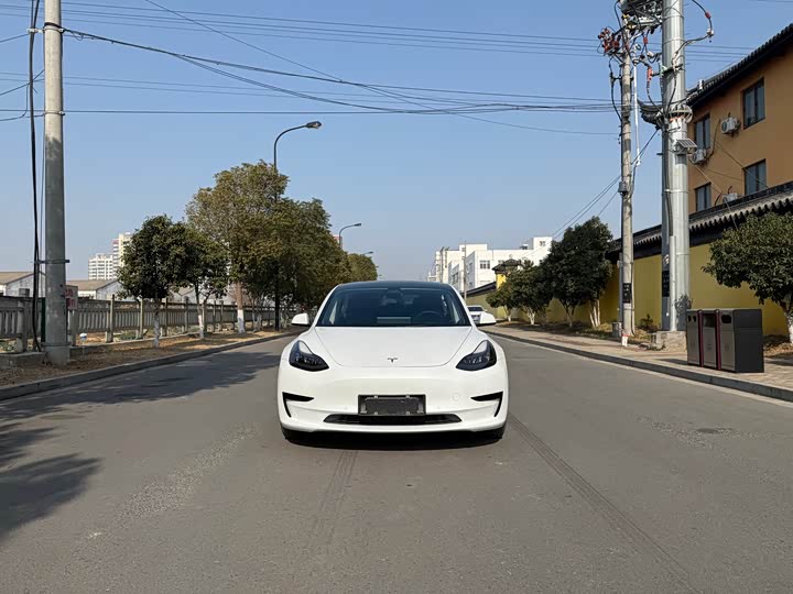 Фото 2 - Tesla Model 3