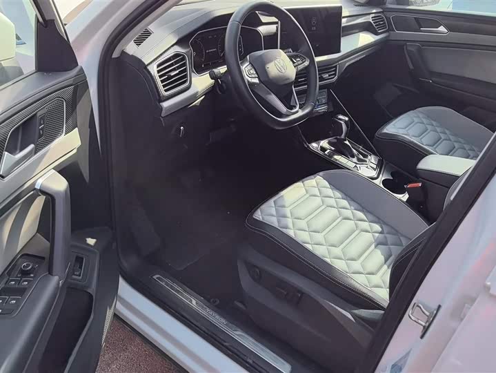 Фото 9 - Volkswagen Tayron