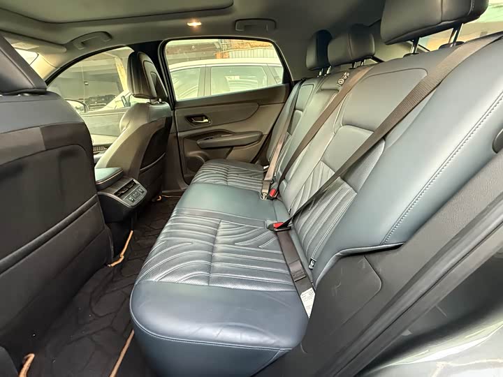 Фото 6 - Nissan Ariya EV