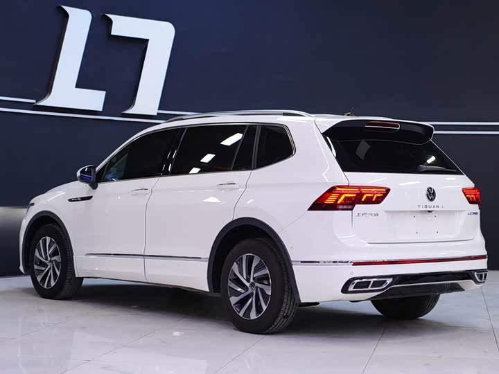 Фото 2 - Volkswagen Tiguan L Hybrid