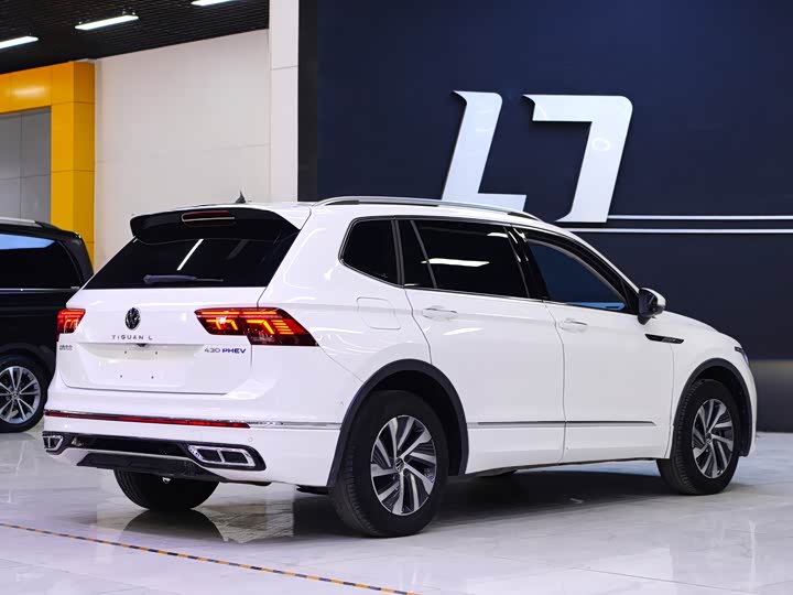 Фото 4 - Volkswagen Tiguan L Hybrid