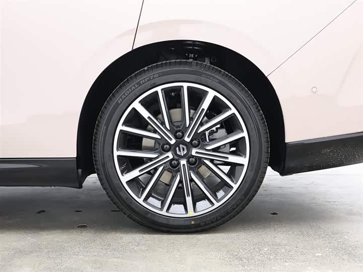 Фото 9 - Leapmotor B01