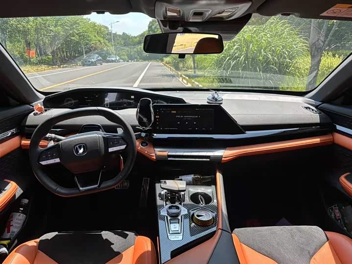 Фото 8 - Changan UNI-V