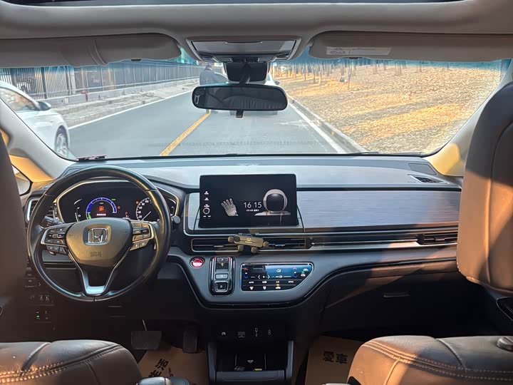 Фото 2 - Honda Odyssey