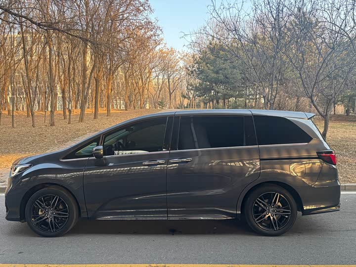 Фото 7 - Honda Odyssey