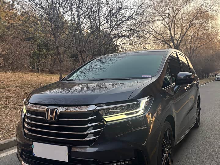 Фото 8 - Honda Odyssey