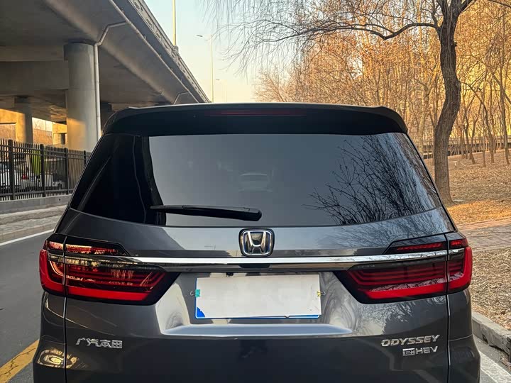 Фото 9 - Honda Odyssey