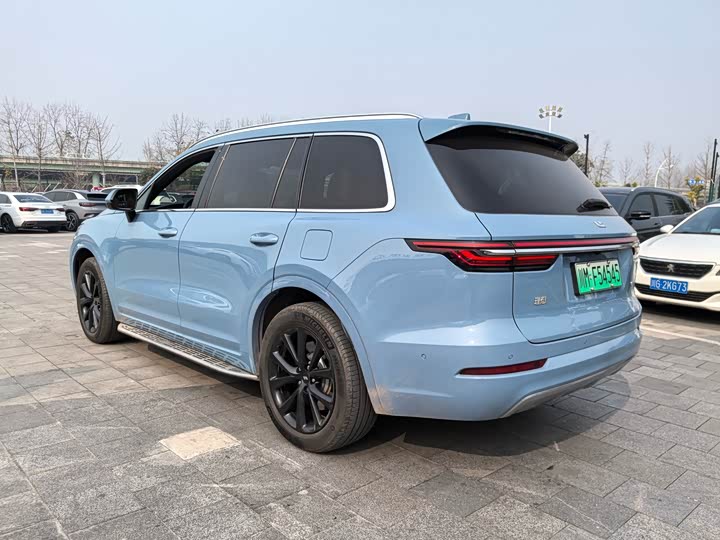 Фото 2 - LiXiang One